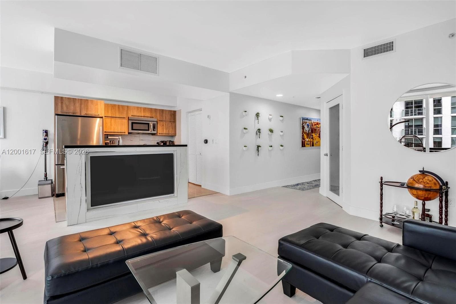 253 NE 2nd St # 1608, Miami FL 33132 — 8