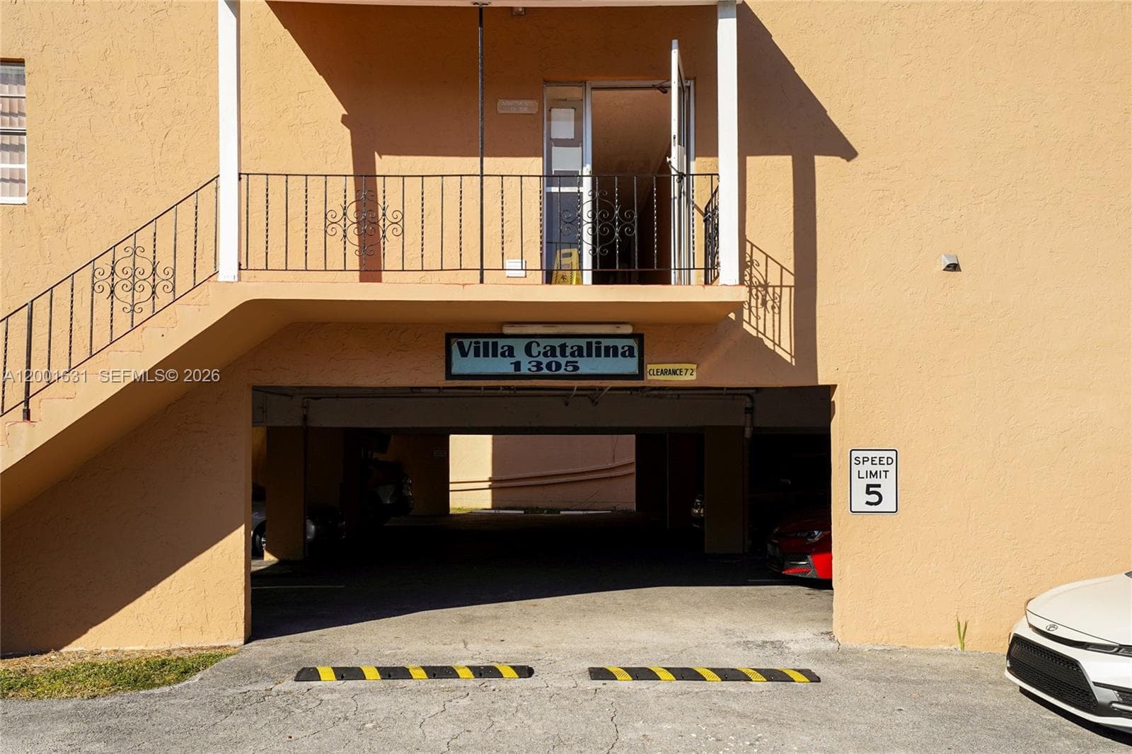 1305 W 53rd St # 429, Hialeah FL 33012 — 25