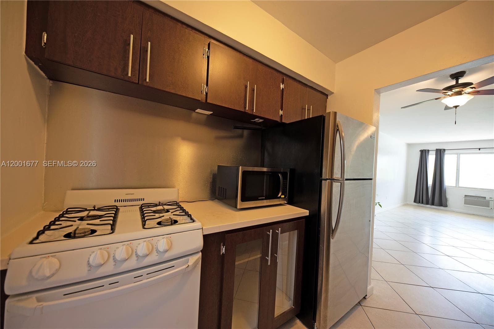 2250 Bay Dr # 4, Miami Beach FL 33141 — 6