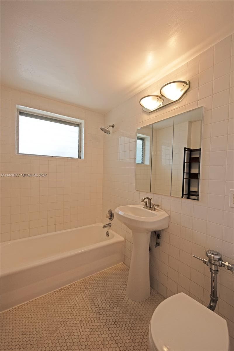 2250 Bay Dr # 4, Miami Beach FL 33141 — 13