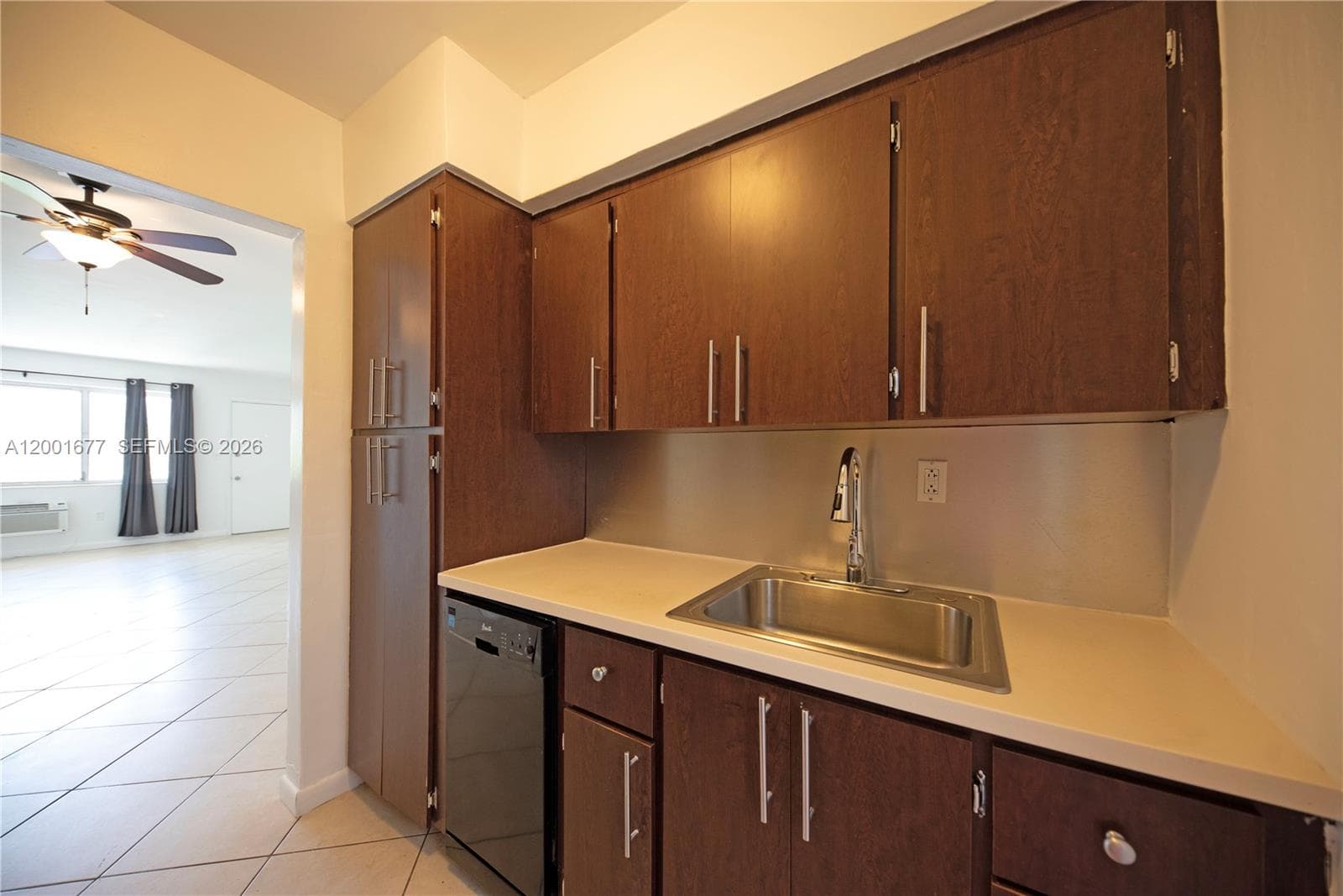 2250 Bay Dr # 4, Miami Beach FL 33141 — 7