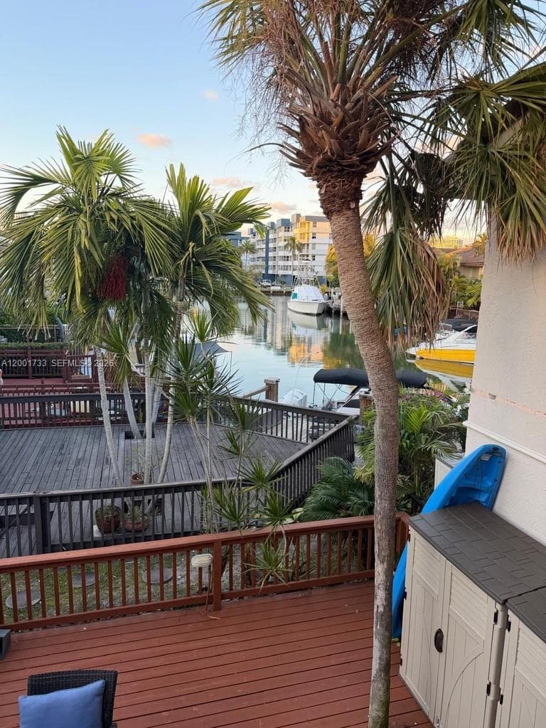 2661 NE 164th St # 40, North Miami Beach FL 33160 — 22