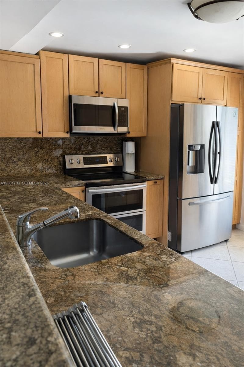 2661 NE 164th St # 40, North Miami Beach FL 33160 — 3