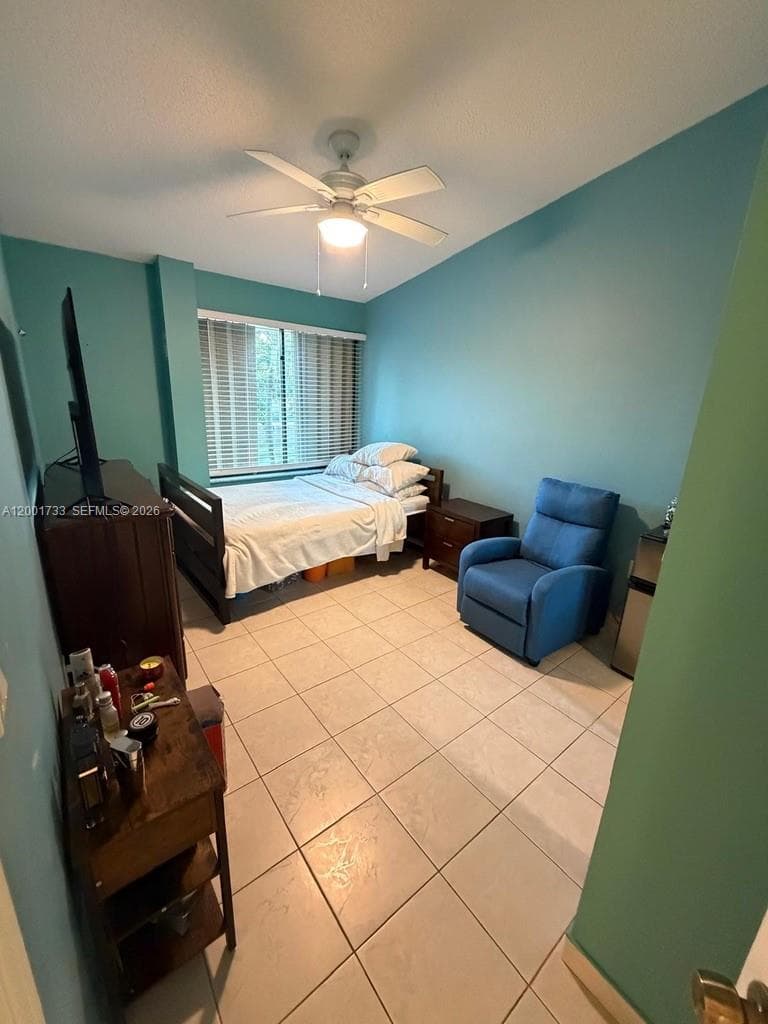 2661 NE 164th St # 40, North Miami Beach FL 33160 — 20