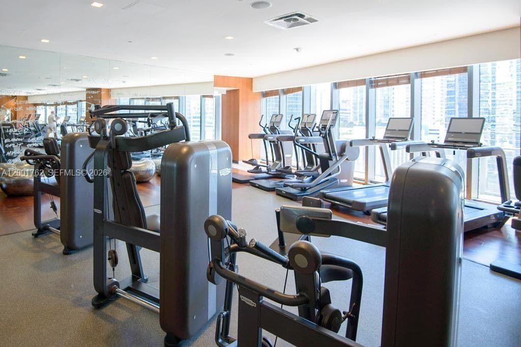 1300 S Miami ave. # 3908, Miami FL 33130 — 12