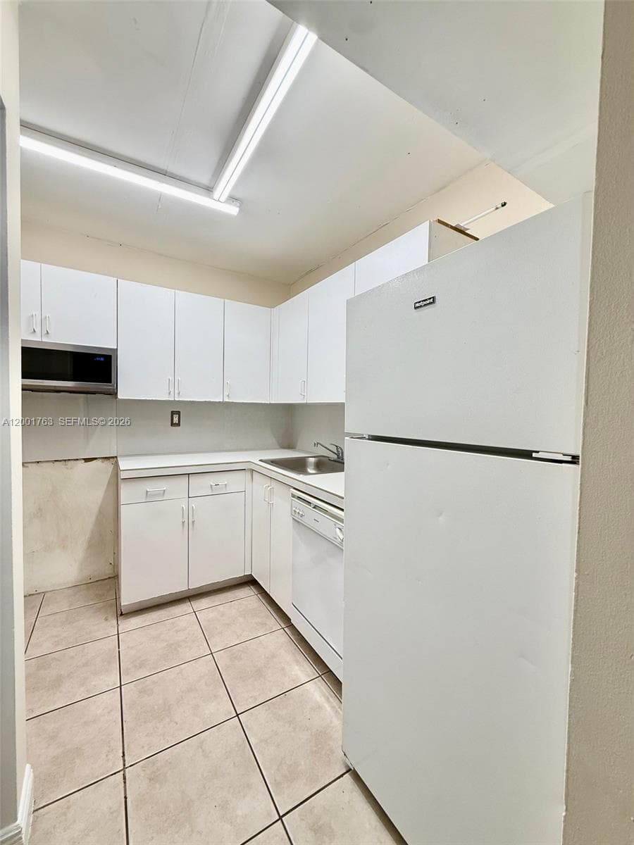 10403 N Kendall Dr # A209, Miami FL 33176 — 10