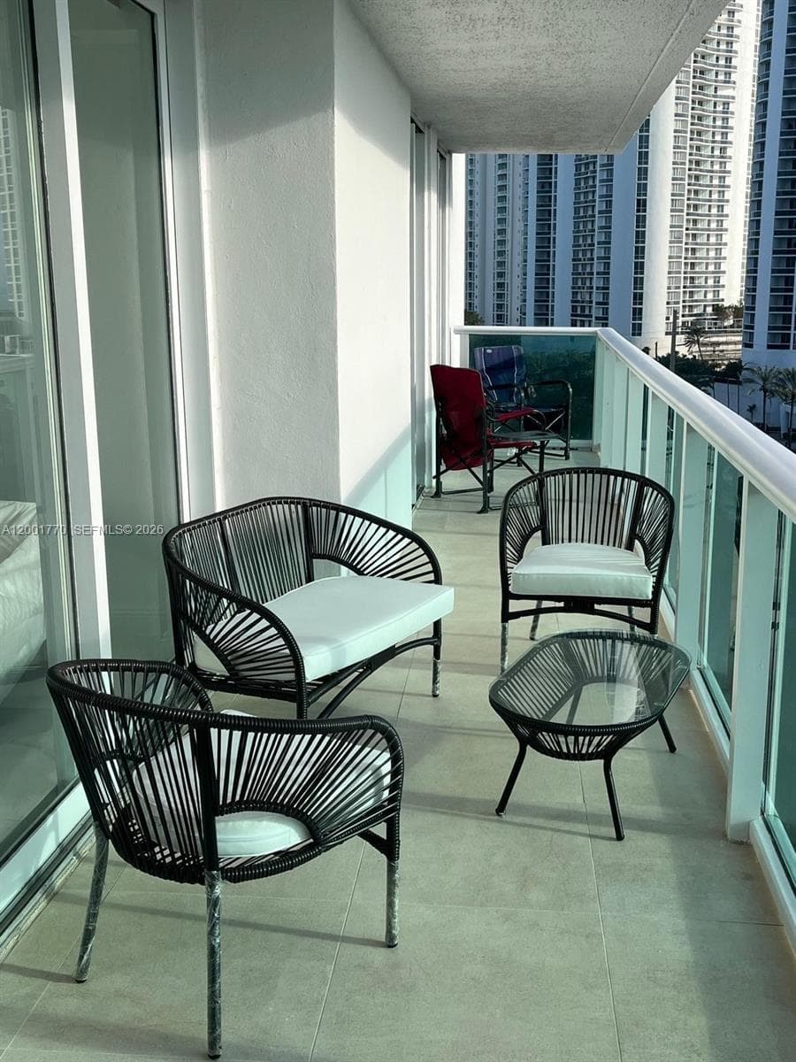 100 Bayview Dr # 1006, Sunny Isles Beach FL 33160 — 23