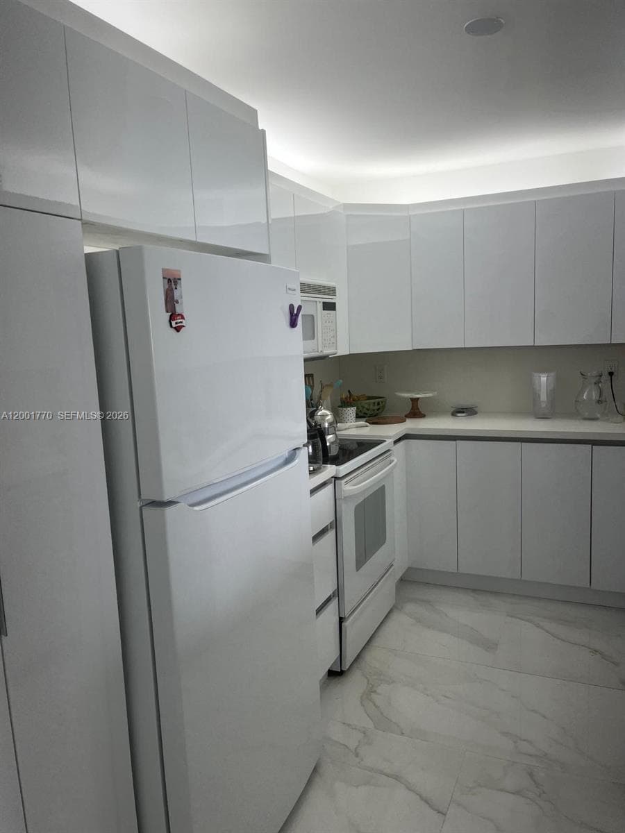 100 Bayview Dr # 1006, Sunny Isles Beach FL 33160 — 12