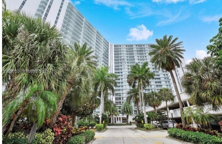100 Bayview Dr # 1006, Sunny Isles Beach FL 33160 — 5