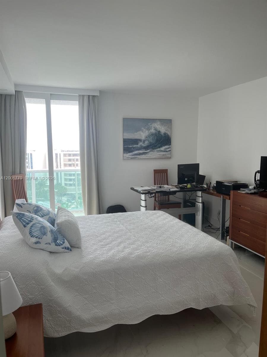 100 Bayview Dr # 1006, Sunny Isles Beach FL 33160 — 21