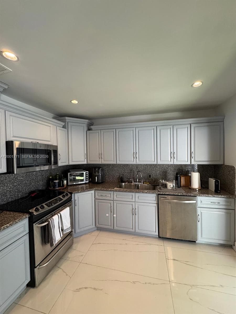 230 CRANWOOD DR, Key Biscayne FL 33149 — 4