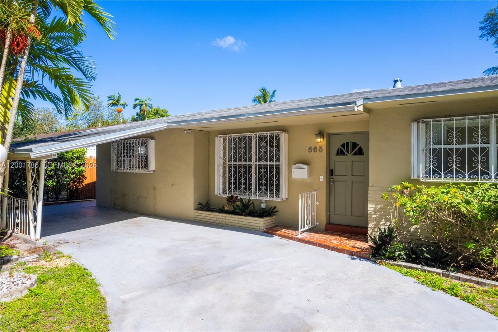 565 NE 160th Ter, Miami FL 33162 — 2