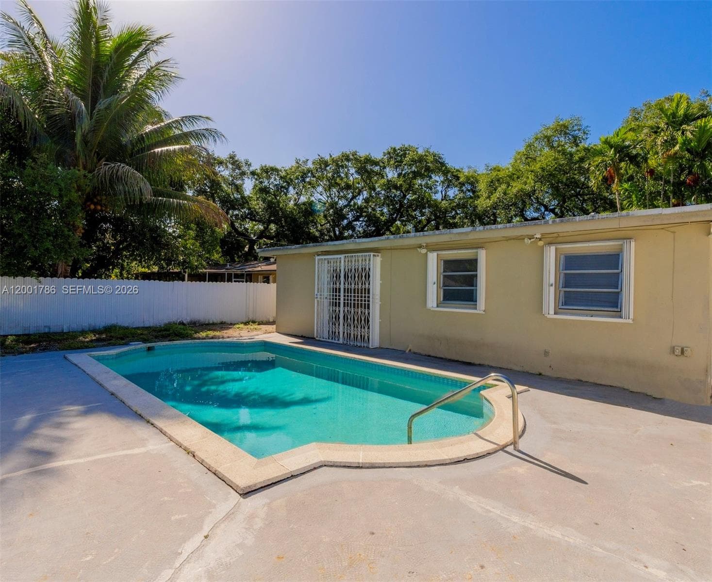 565 NE 160th Ter, Miami FL 33162 — 5