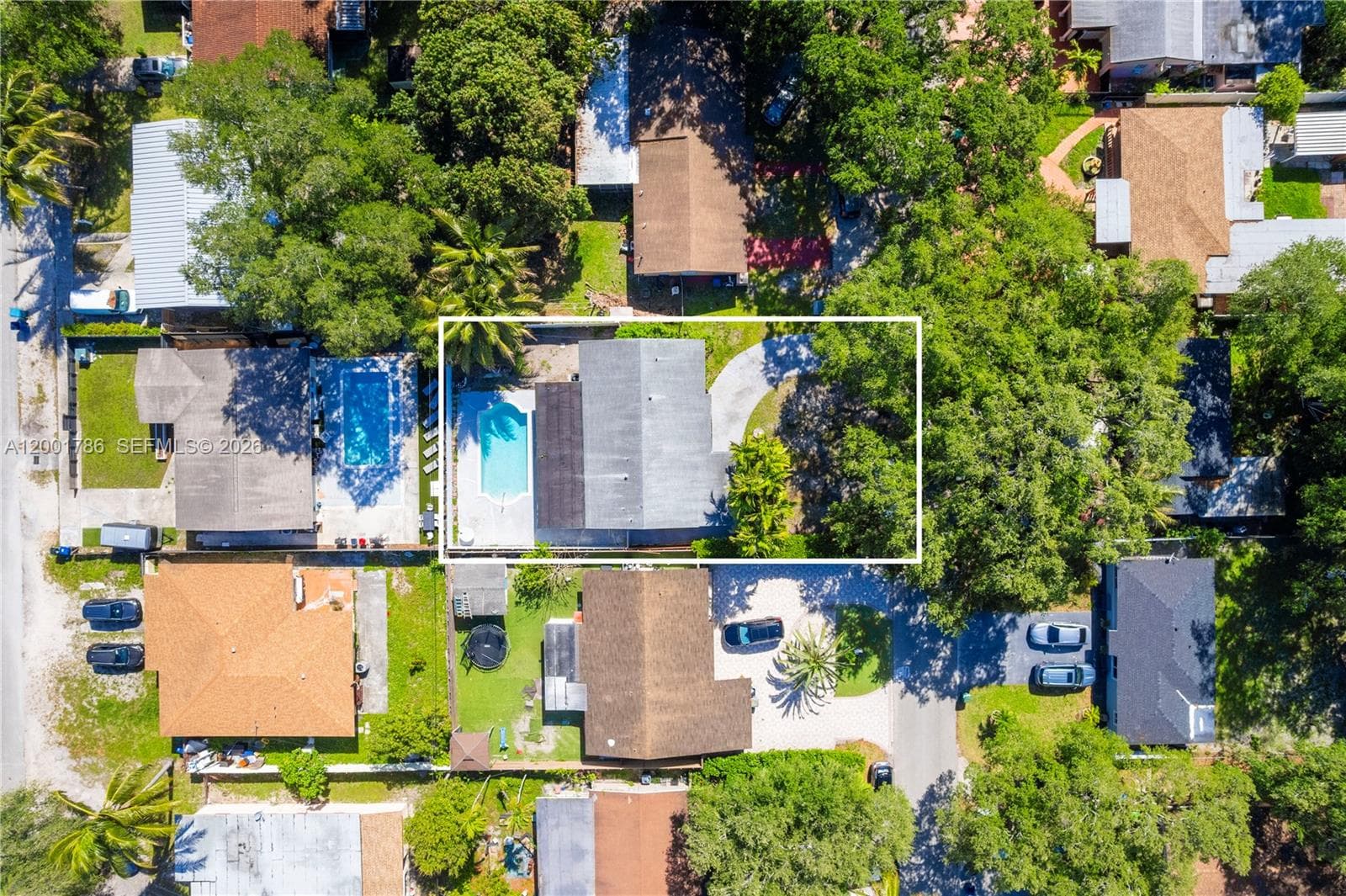 565 NE 160th Ter, Miami FL 33162 — 20