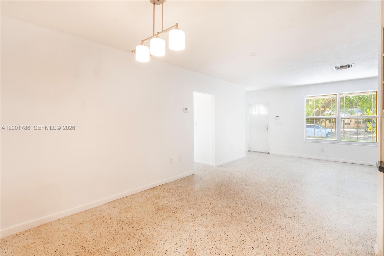 565 NE 160th Ter, Miami FL 33162 — 9