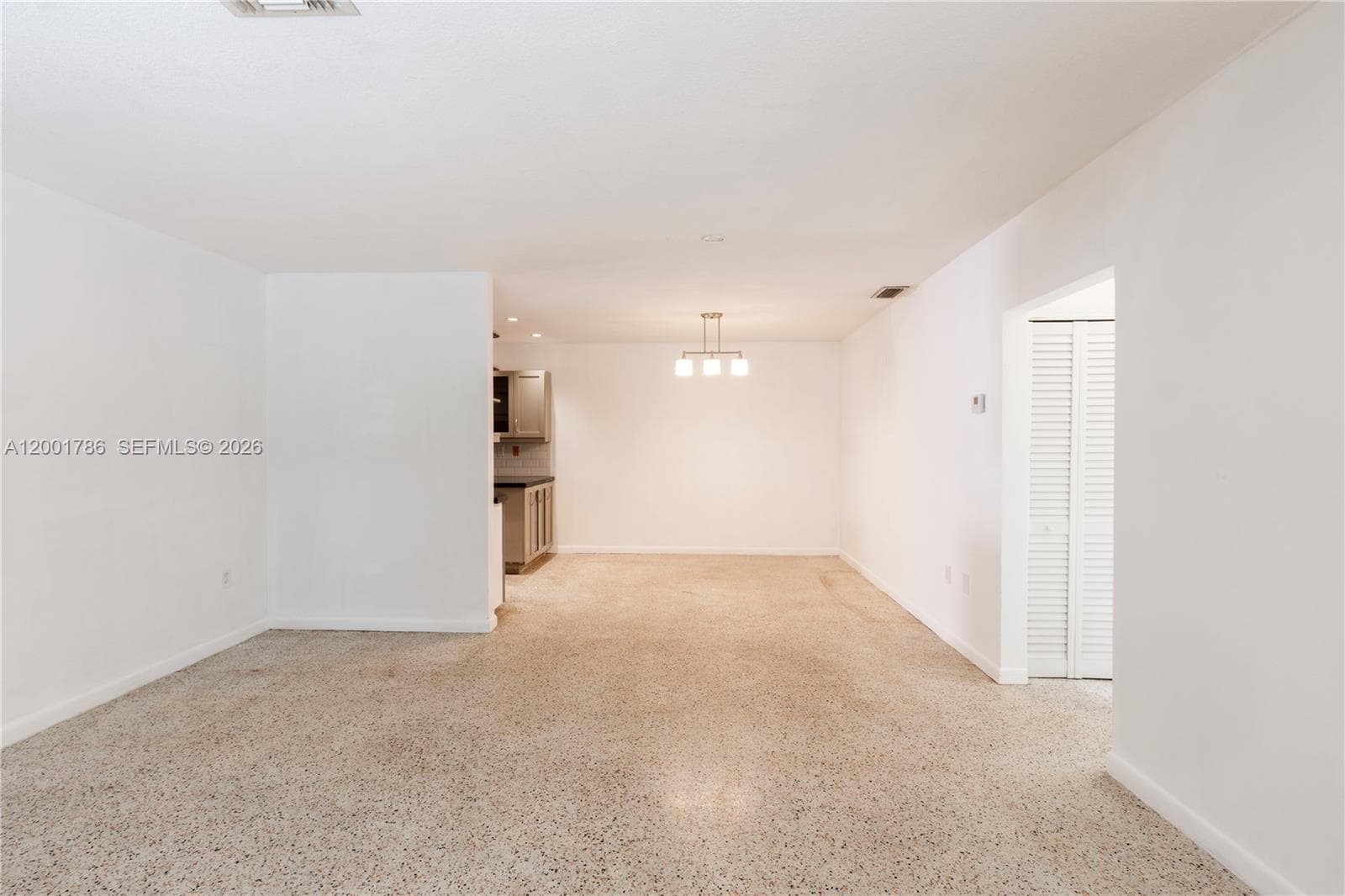 565 NE 160th Ter, Miami FL 33162 — 8