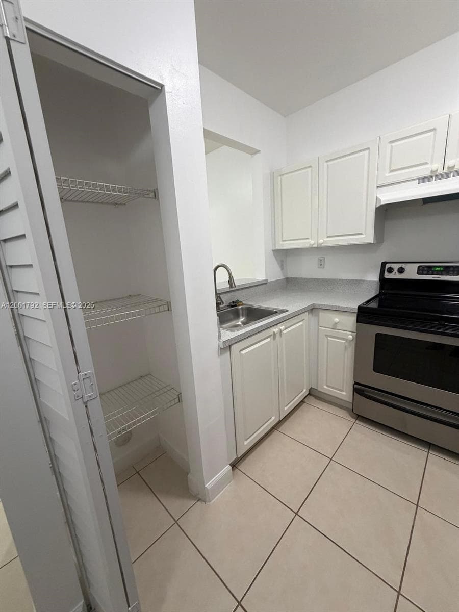 1300 NE 109th St # 404, Miami FL 33161 — 3