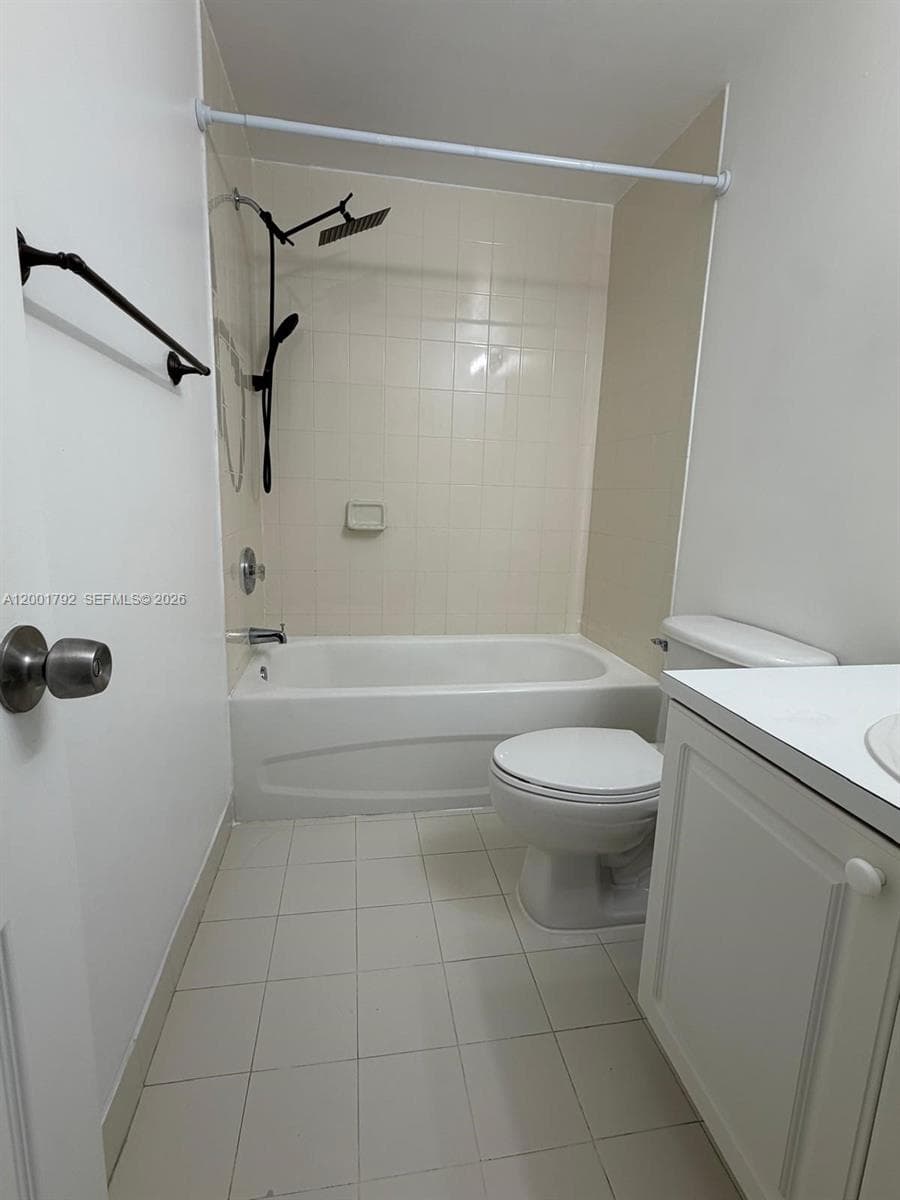 1300 NE 109th St # 404, Miami FL 33161 — 8