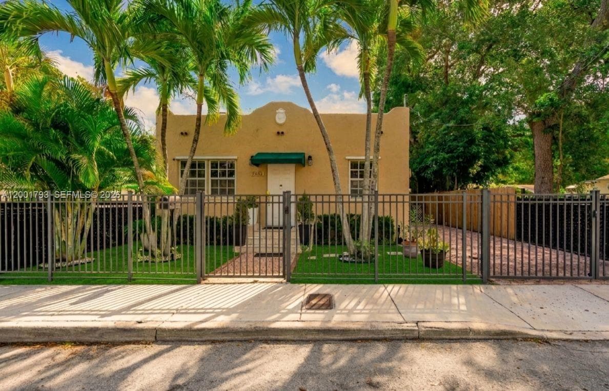 7611 NW 3rd Ave, Miami FL 33150 — 2