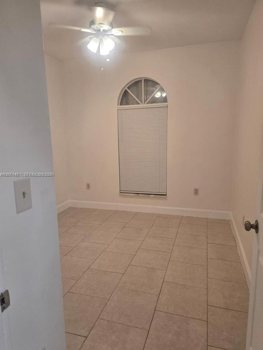 9740 NW 5th Ave # B, Miami FL 33150 — 6