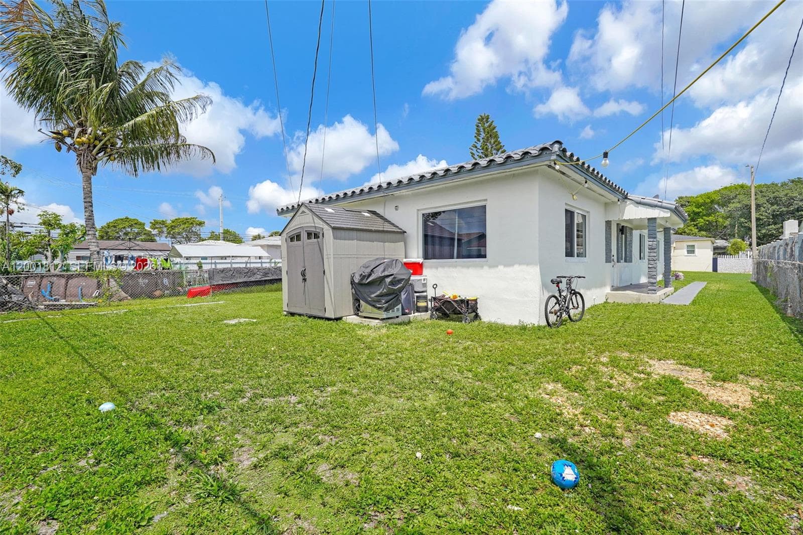 2020 NW 51st St, Miami FL 33142 — 14