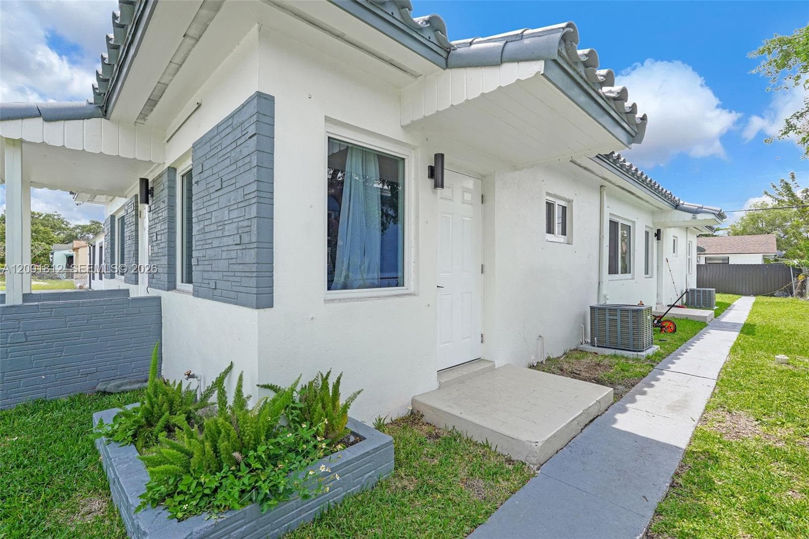2020 NW 51st St, Miami FL 33142 — 21