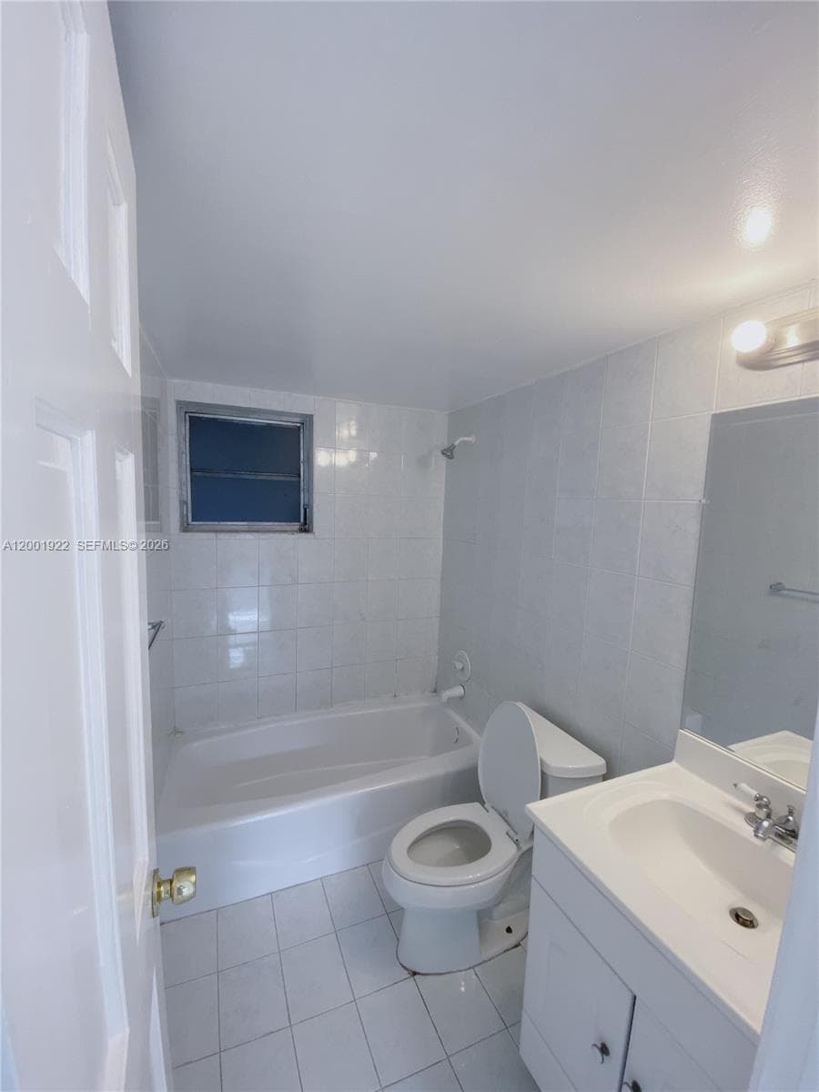870 NW 87th Ave # 110, Miami FL 33172 — 8