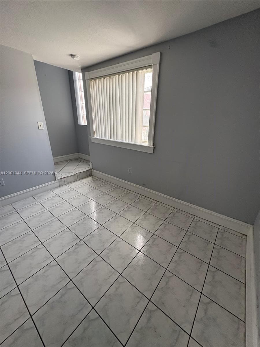 12035 SW 14th St # 105, Miami FL 33184 — 6