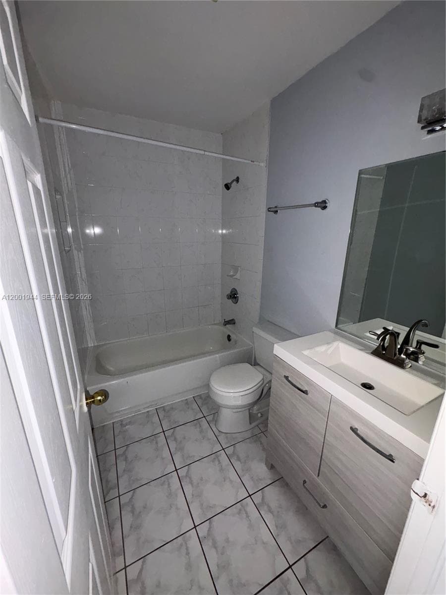 12035 SW 14th St # 105, Miami FL 33184 — 26