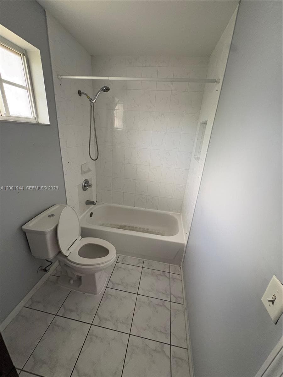 12035 SW 14th St # 105, Miami FL 33184 — 22