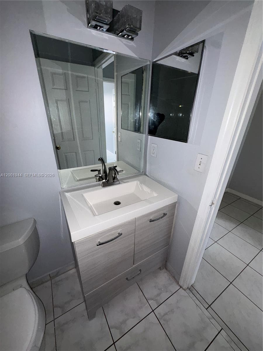 12035 SW 14th St # 105, Miami FL 33184 — 25