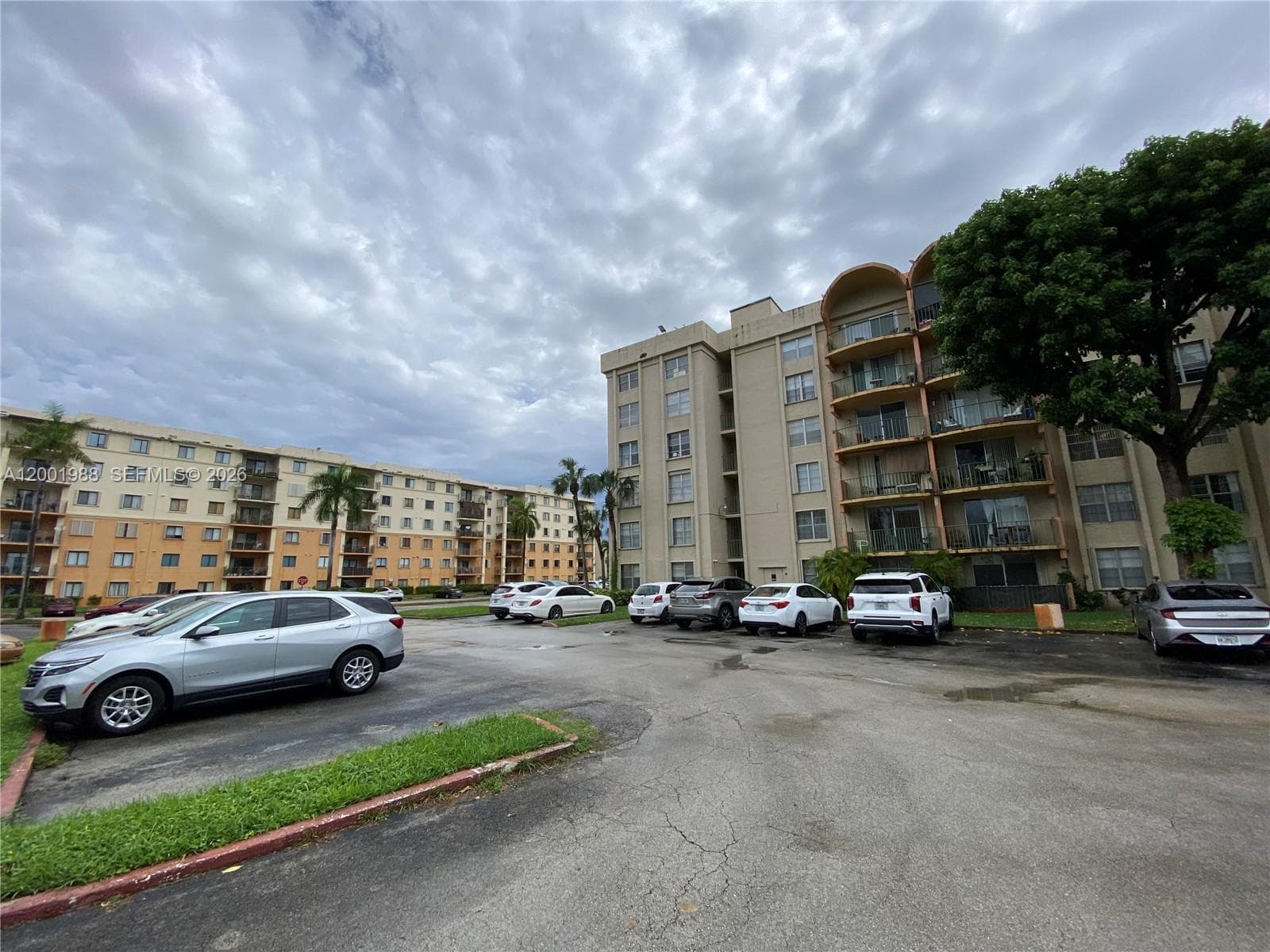 9320 Fontainebleau Blvd # 301, Miami FL 33172 — 23