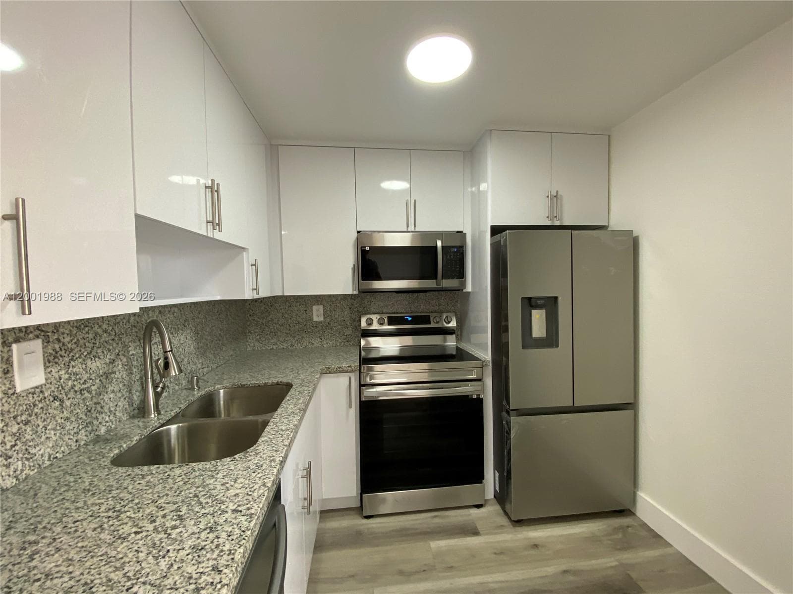 9320 Fontainebleau Blvd # 301, Miami FL 33172 — 2