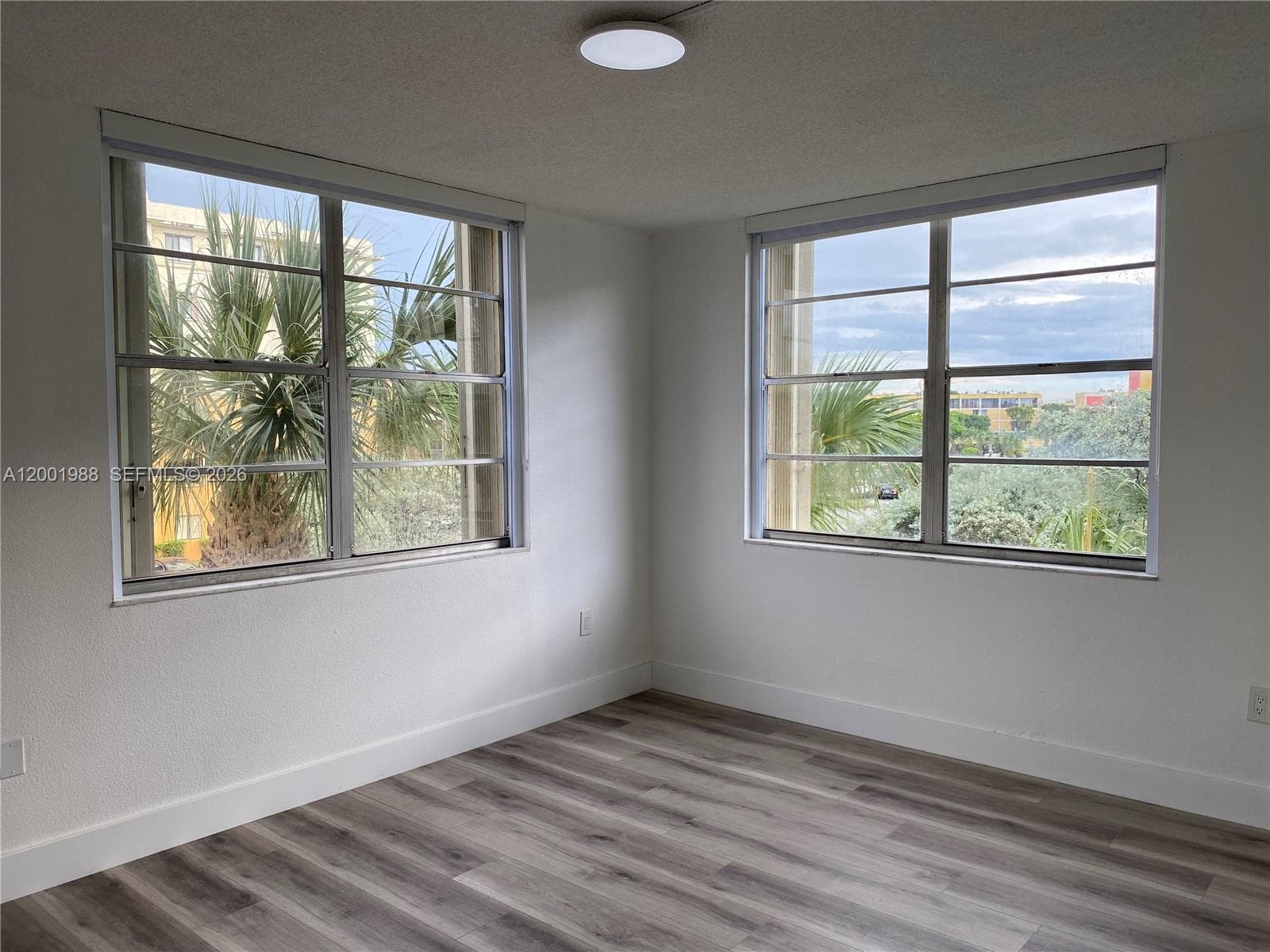 9320 Fontainebleau Blvd # 301, Miami FL 33172 — 7