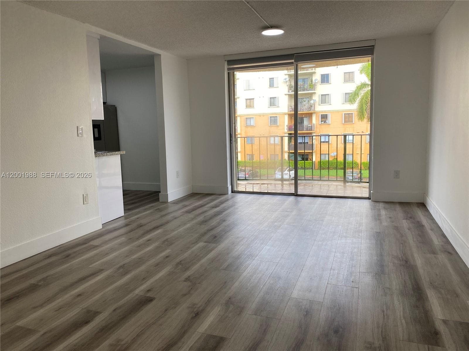 9320 Fontainebleau Blvd # 301, Miami FL 33172 — 3