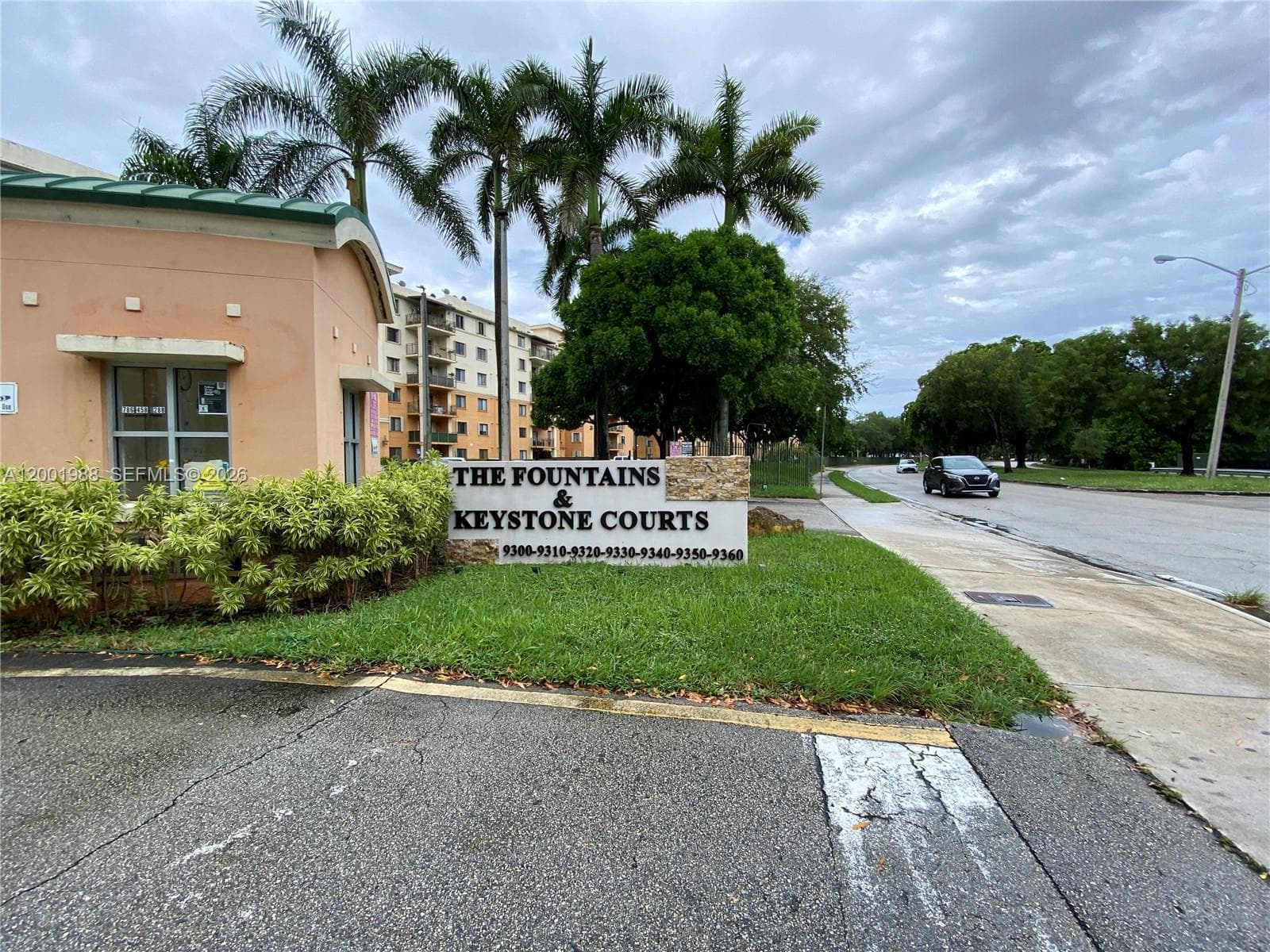 9320 Fontainebleau Blvd # 301, Miami FL 33172 — 30