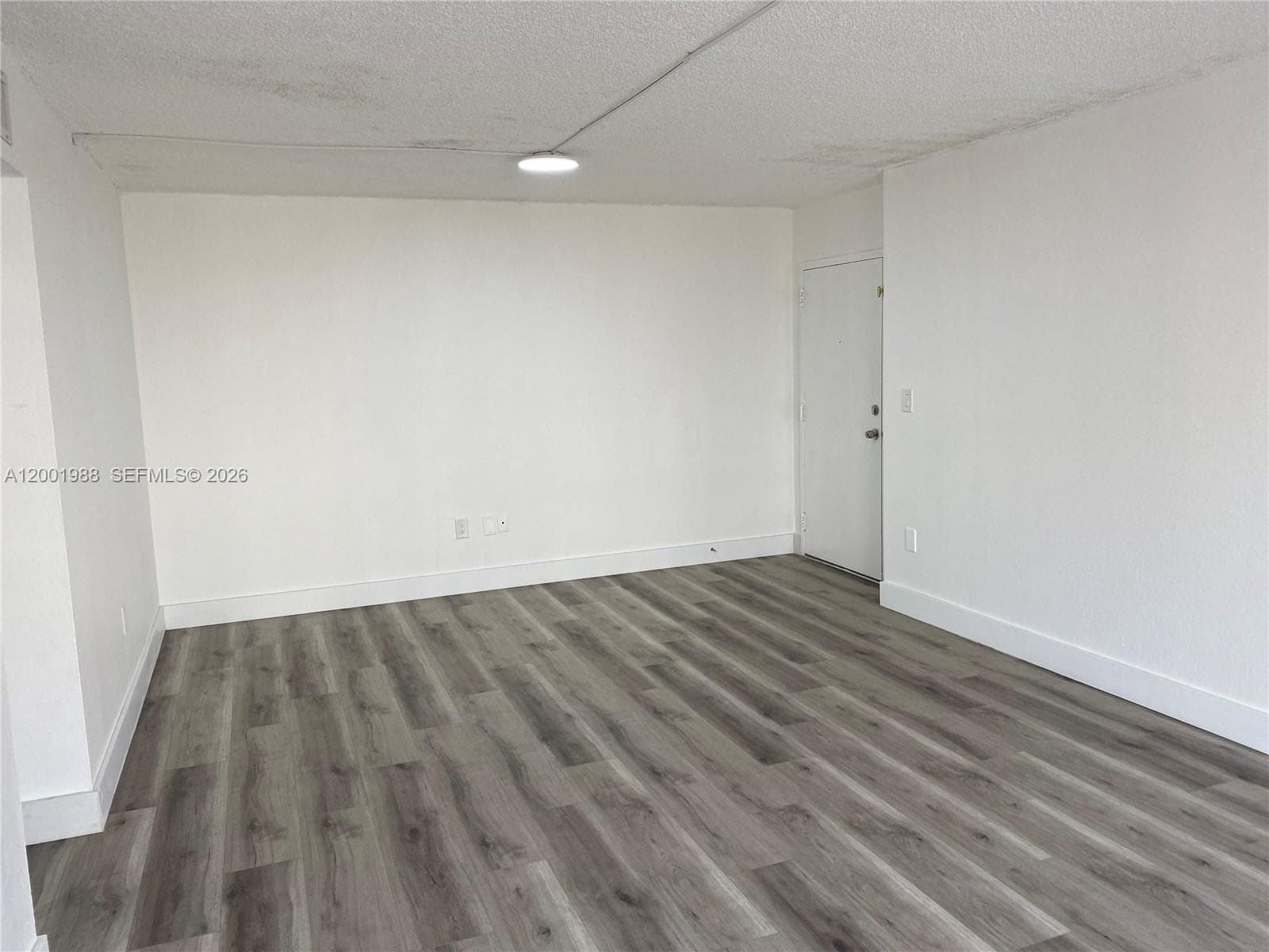 9320 Fontainebleau Blvd # 301, Miami FL 33172 — 4