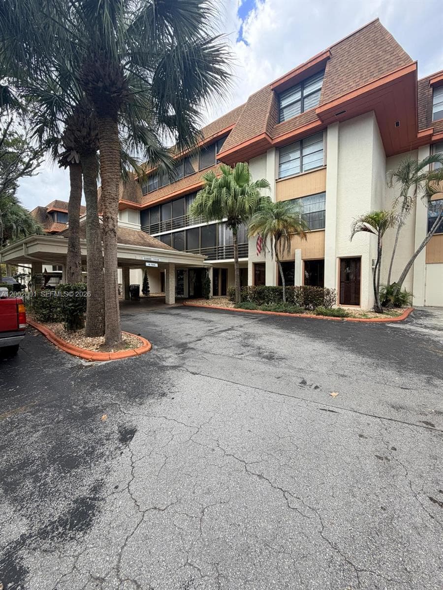 671 NE 195th St # 208E, Miami FL 33179 — 38