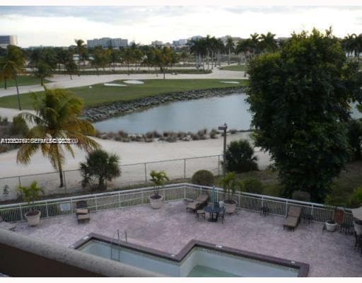 8290 Lake Dr # 104, Doral FL 33166 — 2