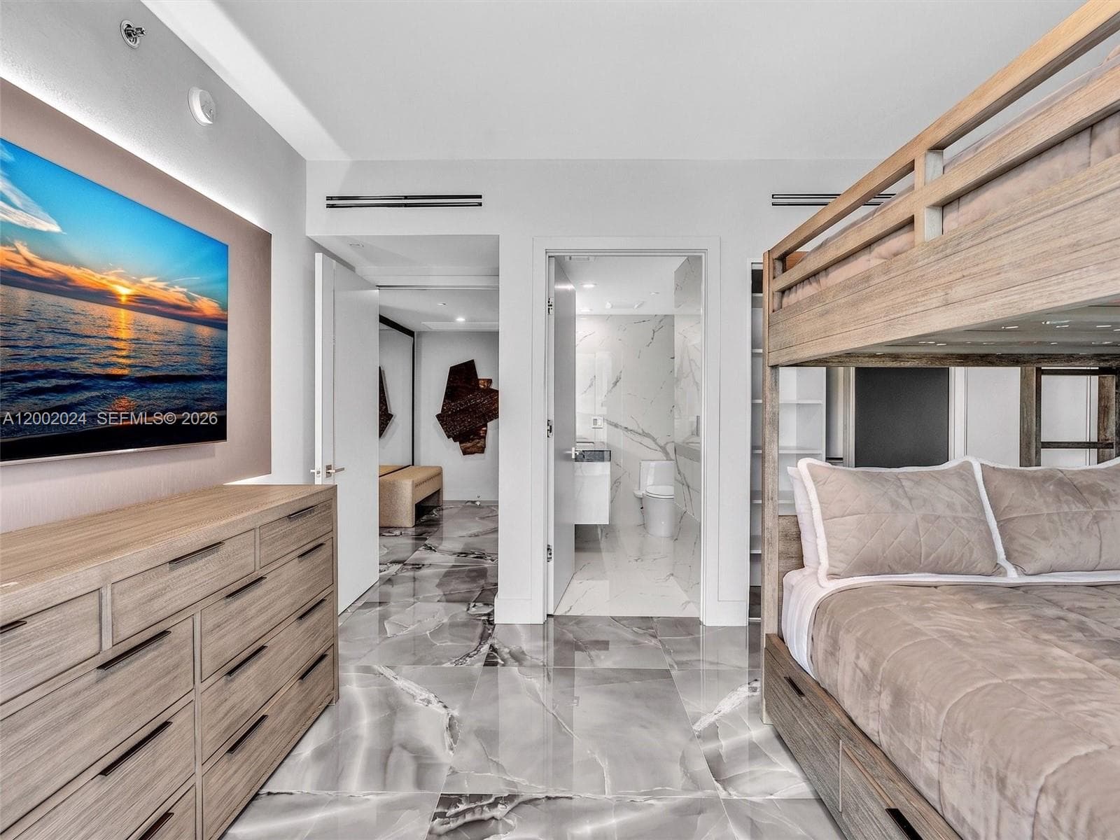 475 Brickell Ave # 2715, Miami FL 33131 — 32
