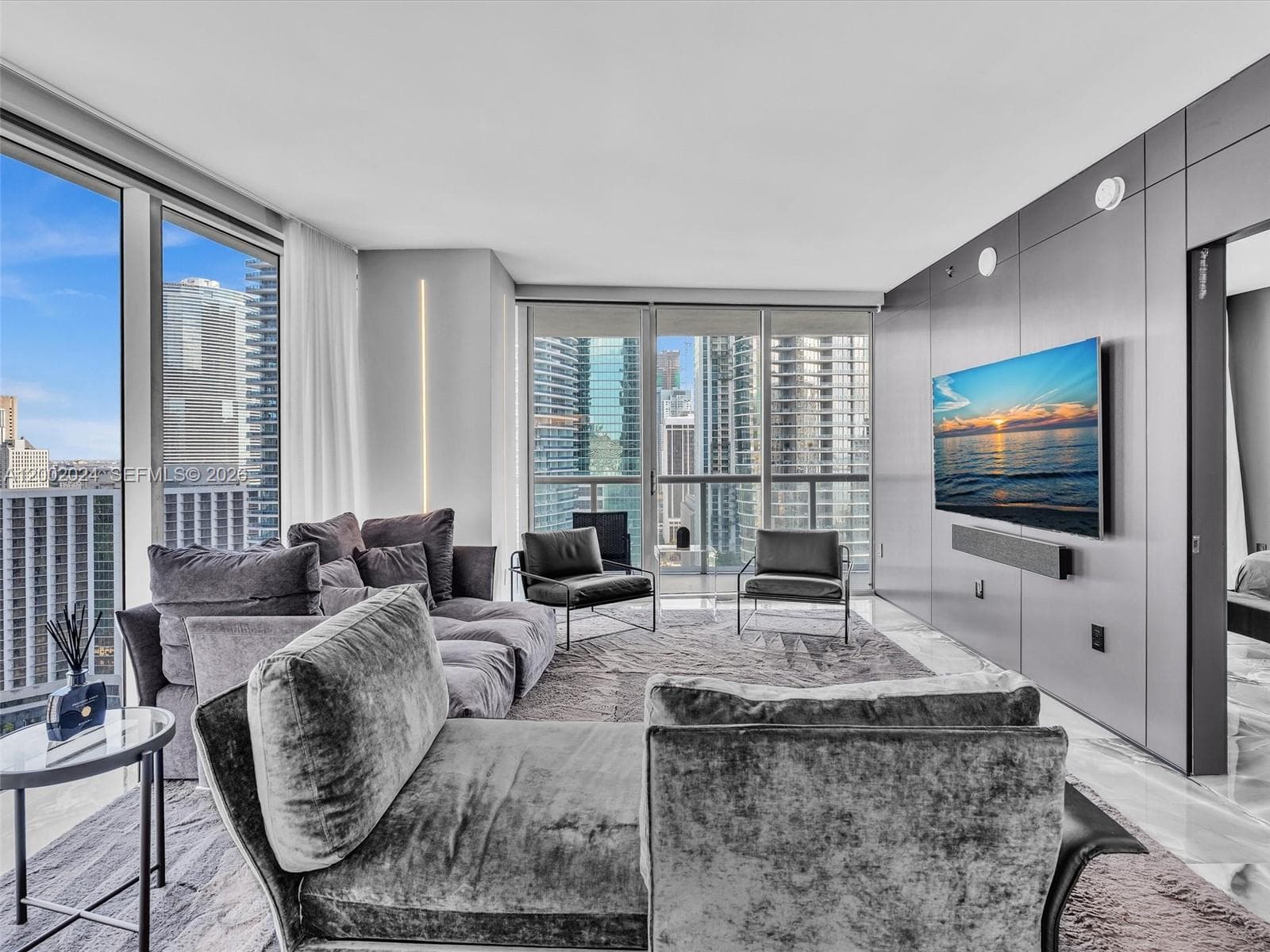475 Brickell Ave # 2715, Miami FL 33131 — 18