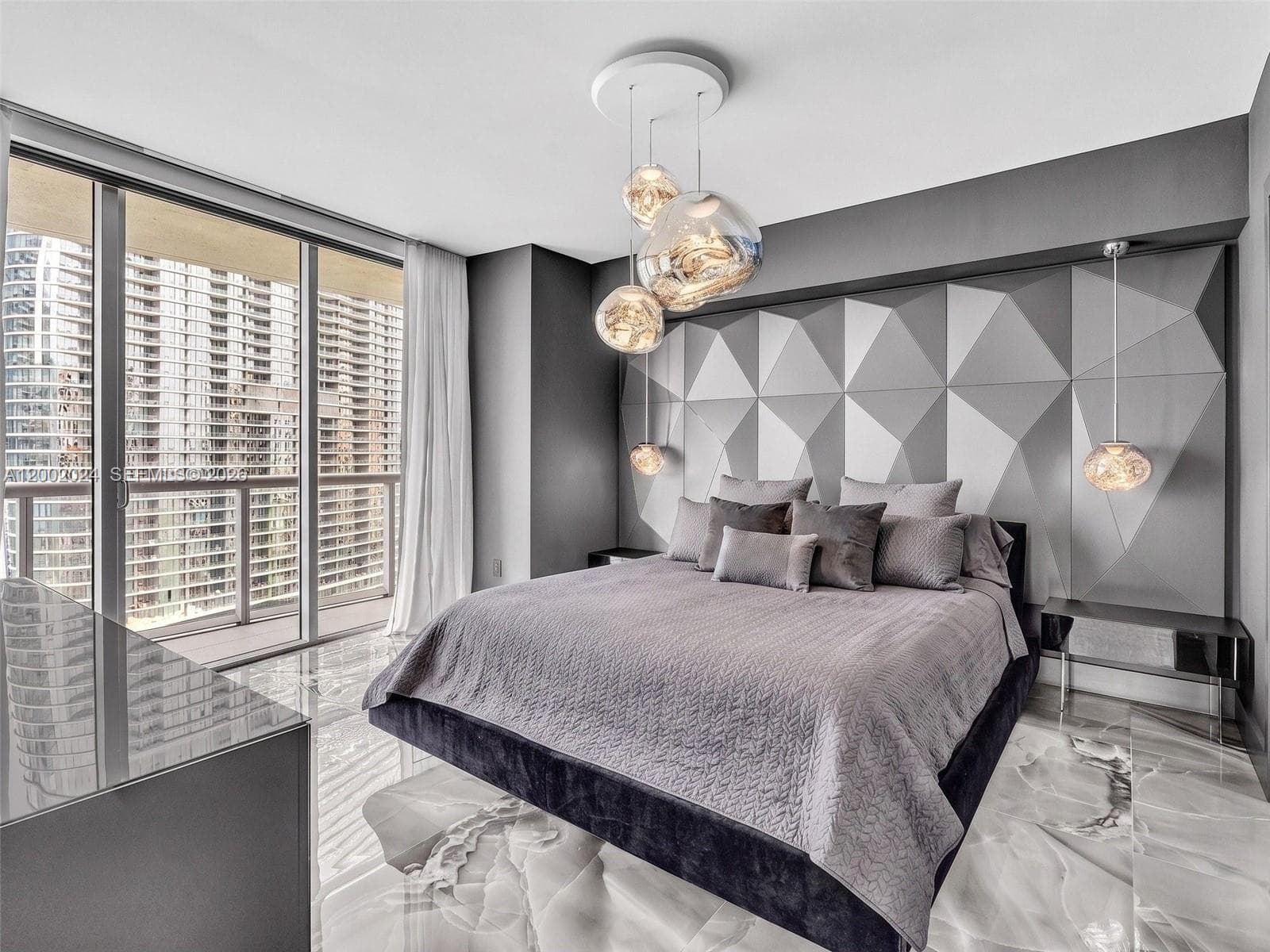 475 Brickell Ave # 2715, Miami FL 33131 — 25