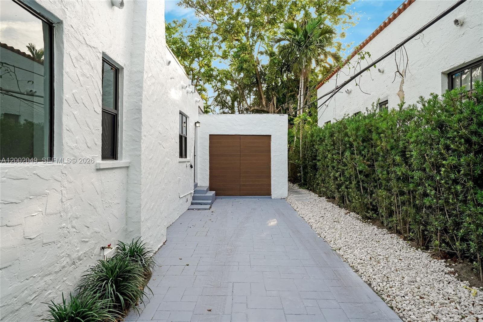 1230 Pizarro St, Coral Gables FL 33134 — 26