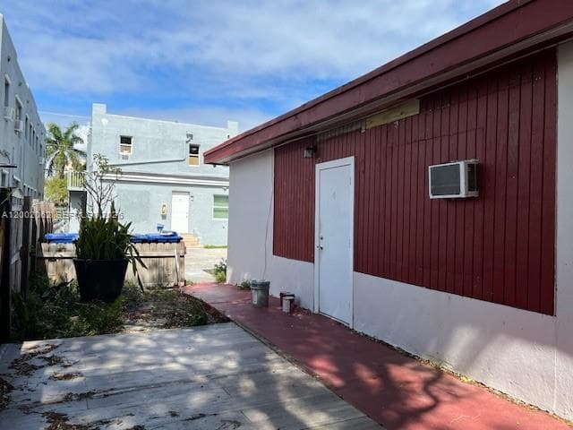 922 NW 2nd St # 4, Miami FL 33128 — 12