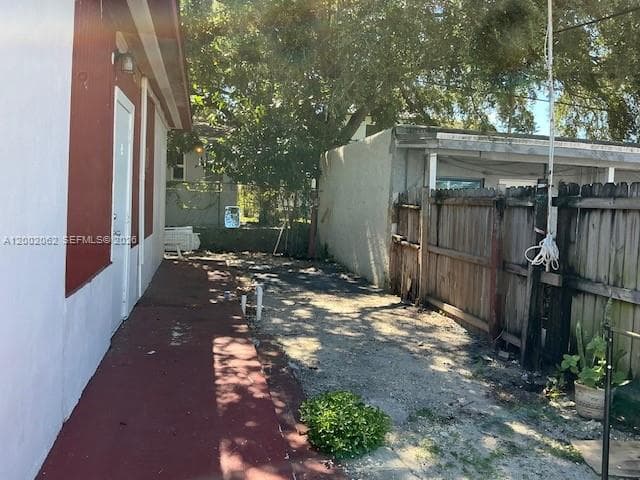 922 NW 2nd St # 4, Miami FL 33128 — 14