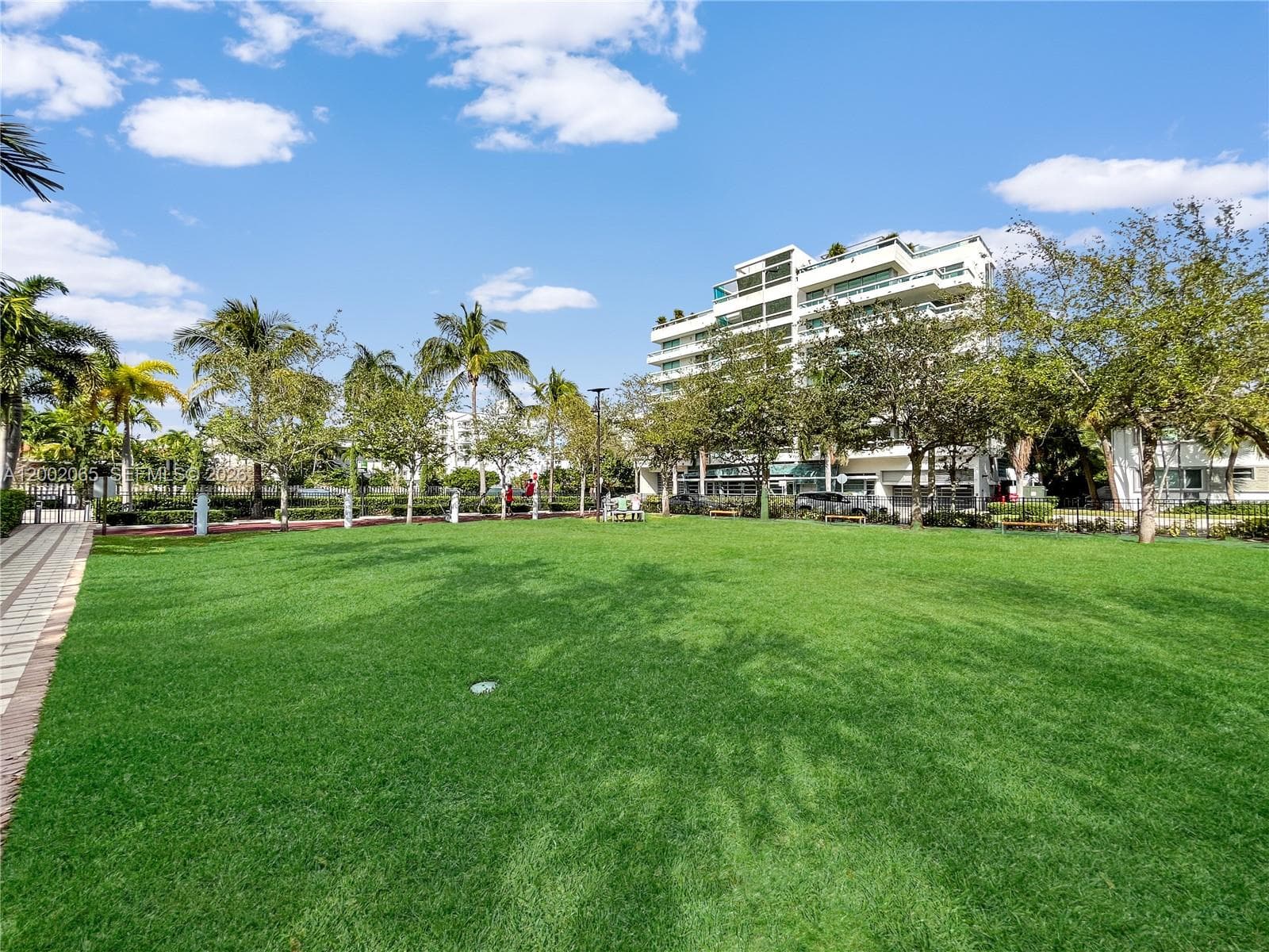 1025 92nd St # 401, Bay Harbor Islands FL 33154 — 33
