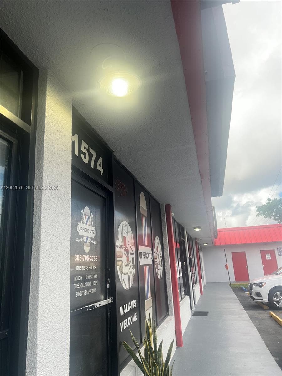 1576 NE 205th ter, Miami FL 33179 — 16