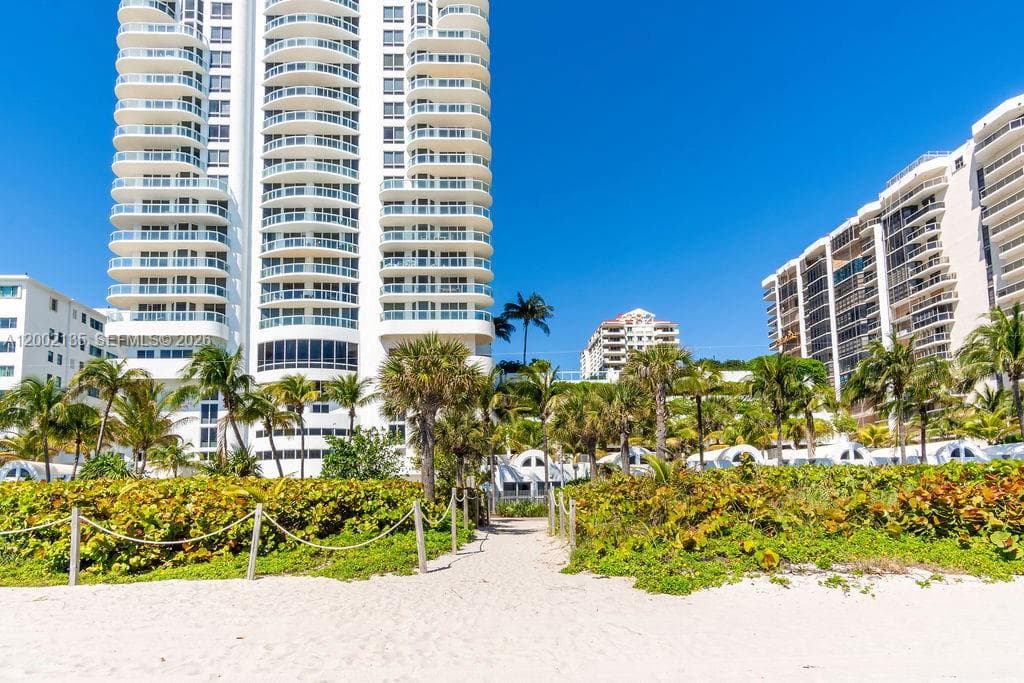 Akoya Condo, Miami Beach, FL — 52
