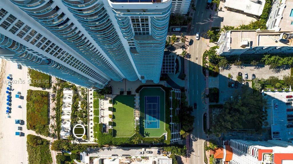 Akoya Condo, Miami Beach, FL — 32