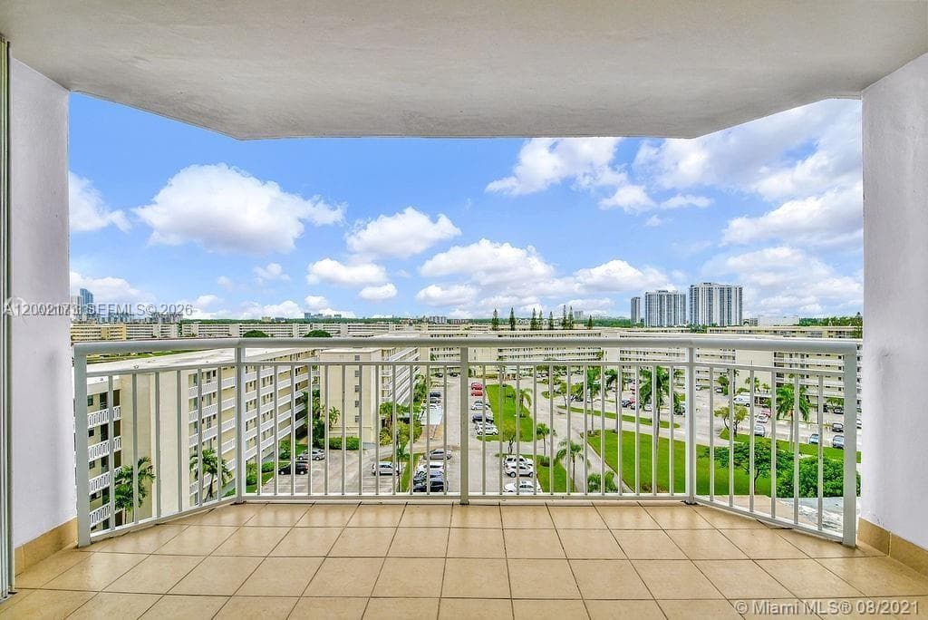 18041 Biscayne Blvd # 801, Aventura FL 33160 — 46